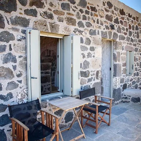 Apostrophe Traditional In Nisyros With Arcurated Interior. Privacy & Authenticity Apartament
