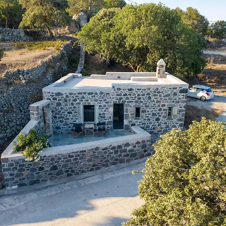 Apostrophe Traditional In Nisyros With Arcurated Interior. Privacy & Authenticity * Emporeios (Nisyros)