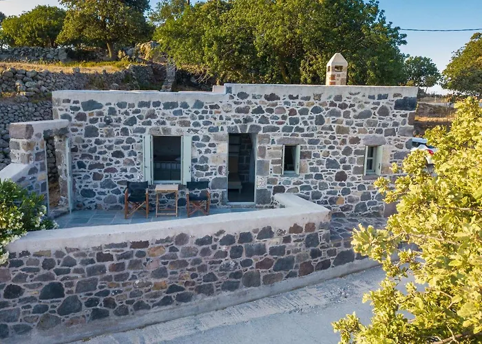 Apostrophe Traditional In Nisyros With Arcurated Interior. Privacy & Authenticity Emporeiós