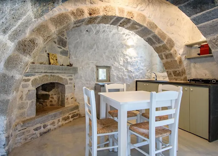 Apostrophe Traditional In Nisyros With Arcurated Interior. Privacy & Authenticity Appartement Emporeiós